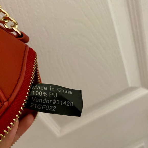 Guess Cross Body Bag - Picture 4 of 7